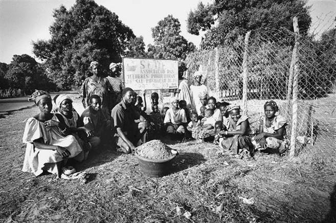 Farim, 2005, aldeia K 3, feira do sal. Foto de Ernst Schade