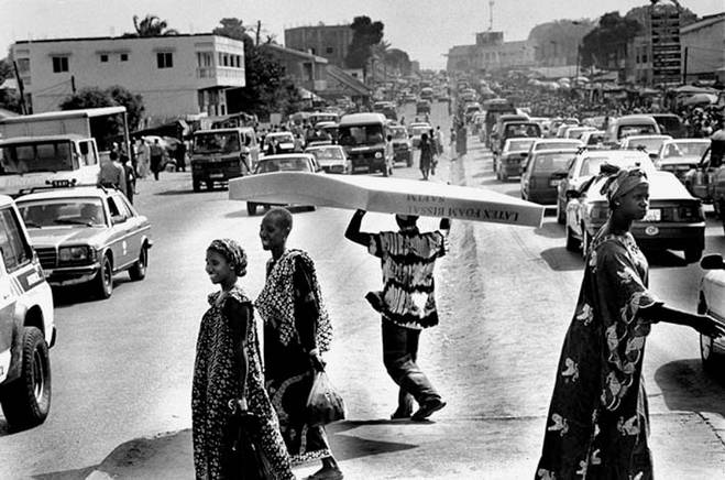 Bissau, Janeiro de 2005, o mercado de Bandim. Foto de Ernst Schade