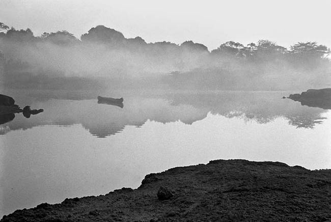 Rio Buba, nascer do sol, Janeiro de 2006. Foto de Ernst Schade