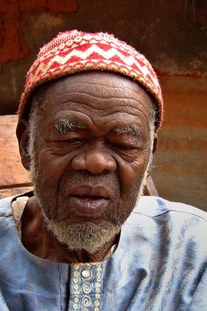 Canamina, Janeiro de 2006, Fod Iaguba Camar, 92 anos. Foto de Ernst Schade