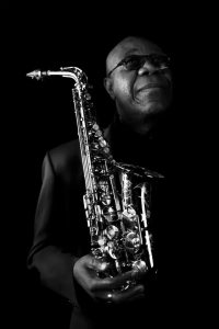 Manu Dibango, jazzman et saxophoniste, à Paris, en mars. GILLES VIDAL / HANS LUCAS