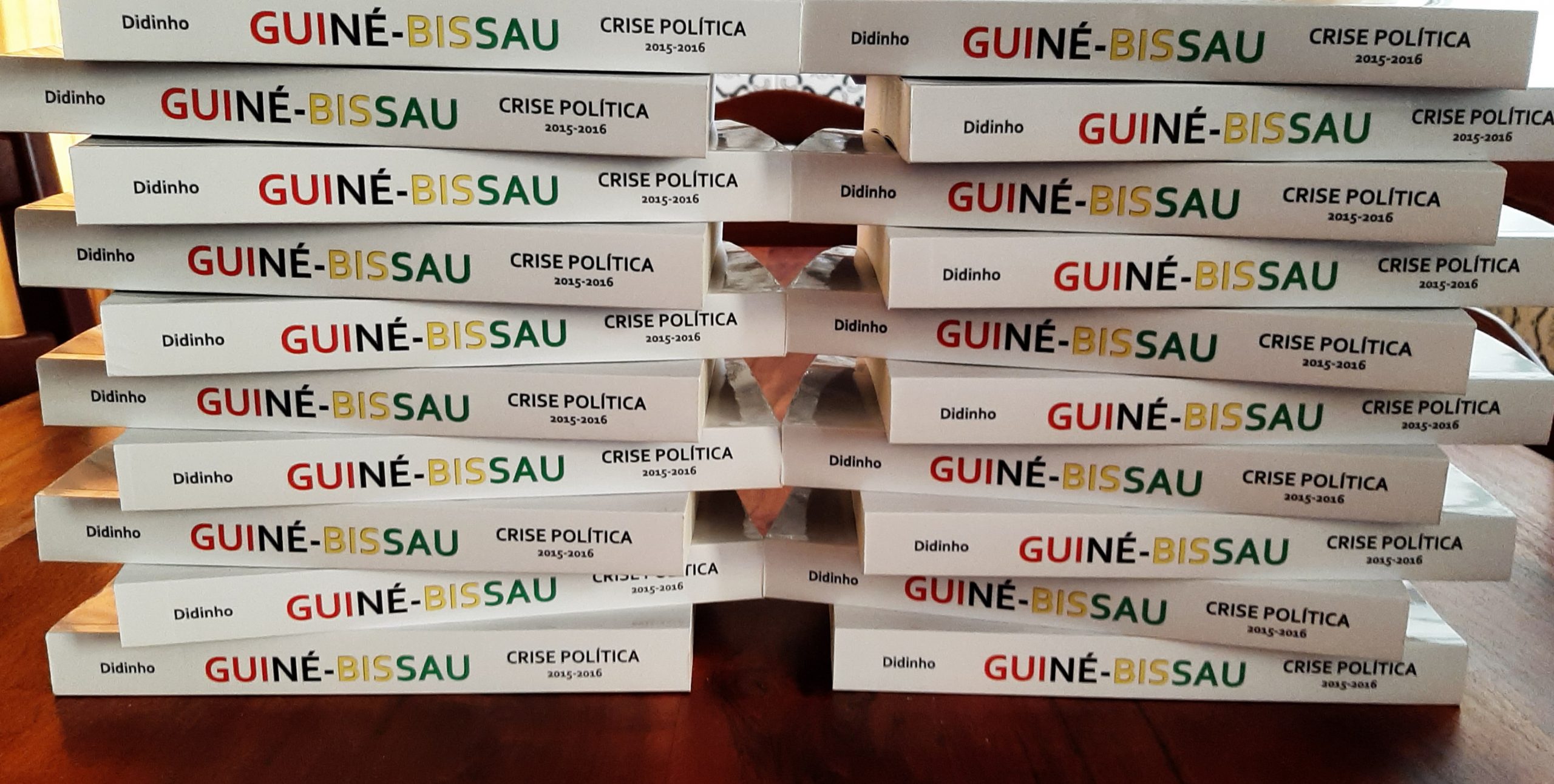 Livro GUINÉ-BISSAU CRISE POLÍTICA 2015-2016: Análise Política e contributos afins